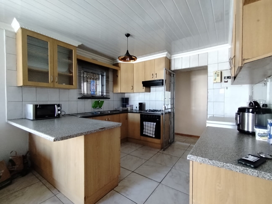 2 Bedroom Property for Sale in Hillcrest Heights Western Cape
